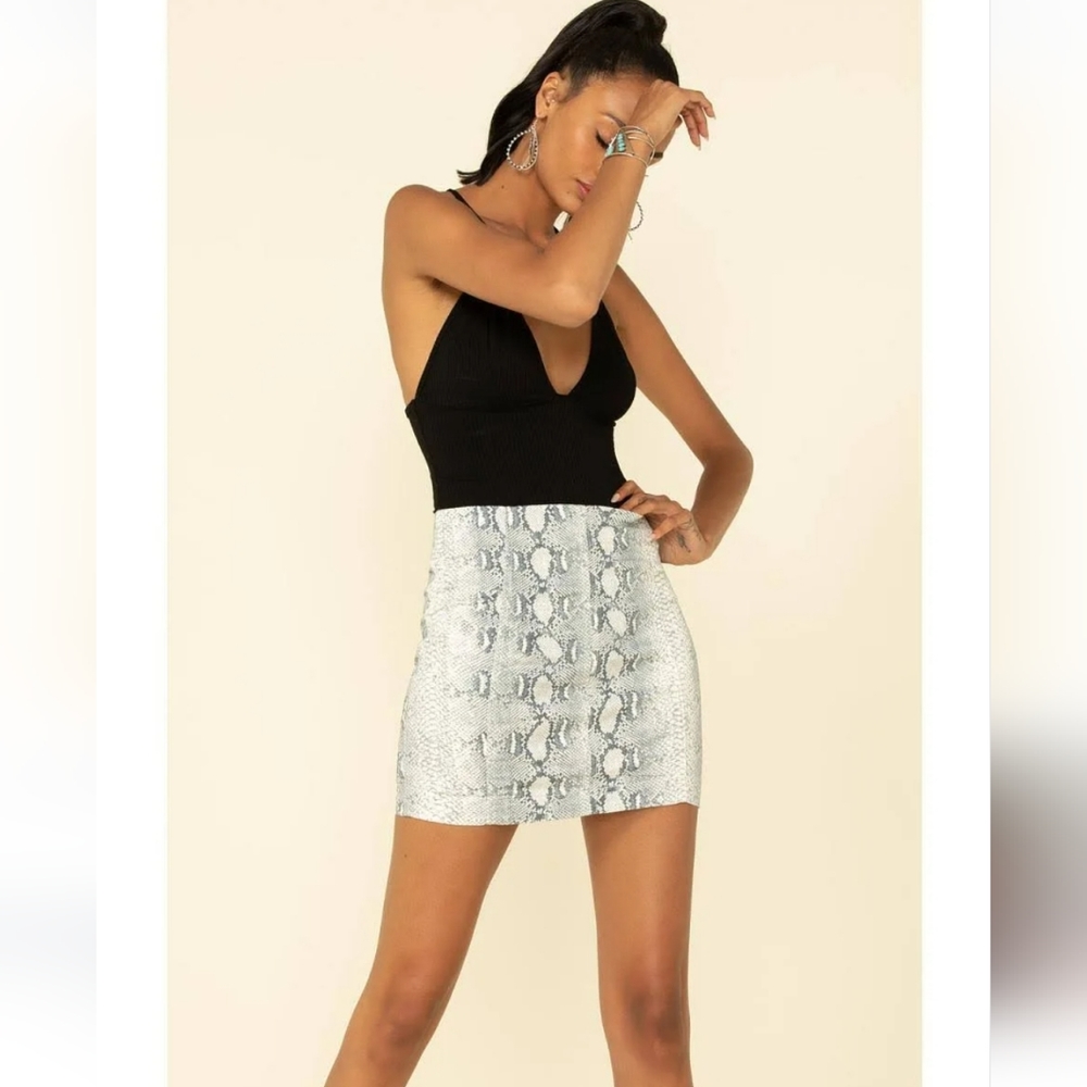 NWOT Free People Skirt Snakeskin Size 2 - Picture 8 of 11